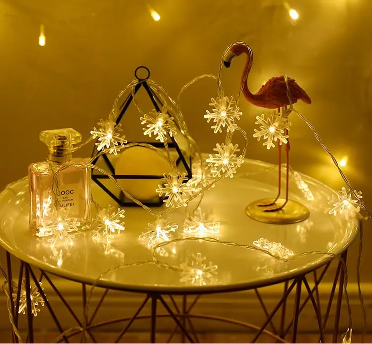 Artificial Leaf Curtain LED String Light | 200 LEDs, 8 Flash Modes, Remote + USB Plug | 10x3 Feet.