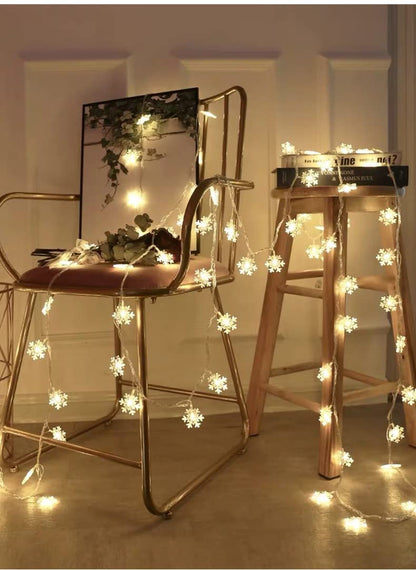 Artificial Leaf Curtain LED String Light | 200 LEDs, 8 Flash Modes, Remote + USB Plug | 10x3 Feet.